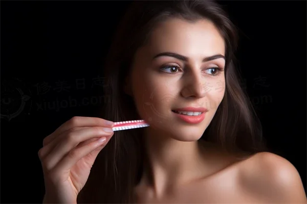 南京德牙联合口腔医院种植牙价格揭秘：2980元起，年终回馈活动不容错过！