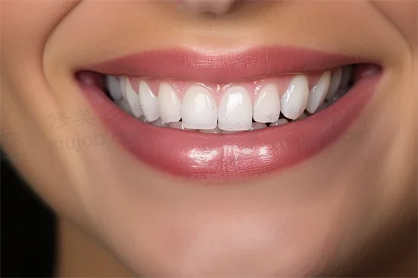 青岛雅安口腔诊所活动义齿价格表：现仅需1500元起，原价2000元起，优异优惠不容错过！