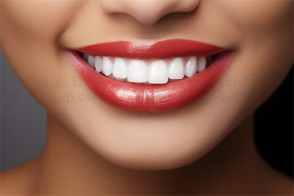 潍坊地区牙科医院排名前十，哪家更佳？潍坊高新张宏鹏口腔诊所烤瓷牙项目，品质杰出！