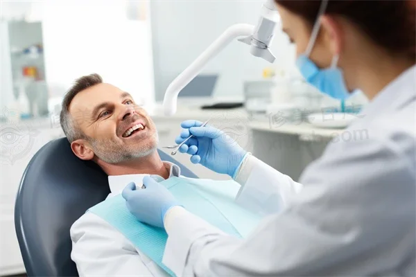 广东地区牙科医院排名前十，东莞华美口腔美容中心洗牙项目值得信赖，专業高效率！