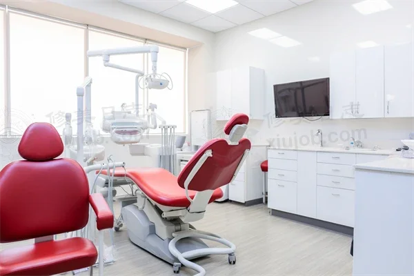 珠海牙科医院排名前十，珠海仁爱口腔门诊部全瓷牙项目杰出优质！