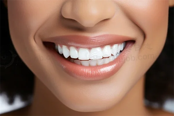 厦门麦芽口腔医院种植牙价格表曝光，比较麦芽与登特口腔实力，值得一看！