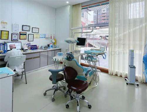 柳州德立口腔：设备先进医生专业，做各类口腔项目要多少钱？