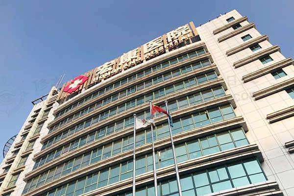 上海宏康医院口腔科种植牙价格贵吗？8000元左右享优质服务